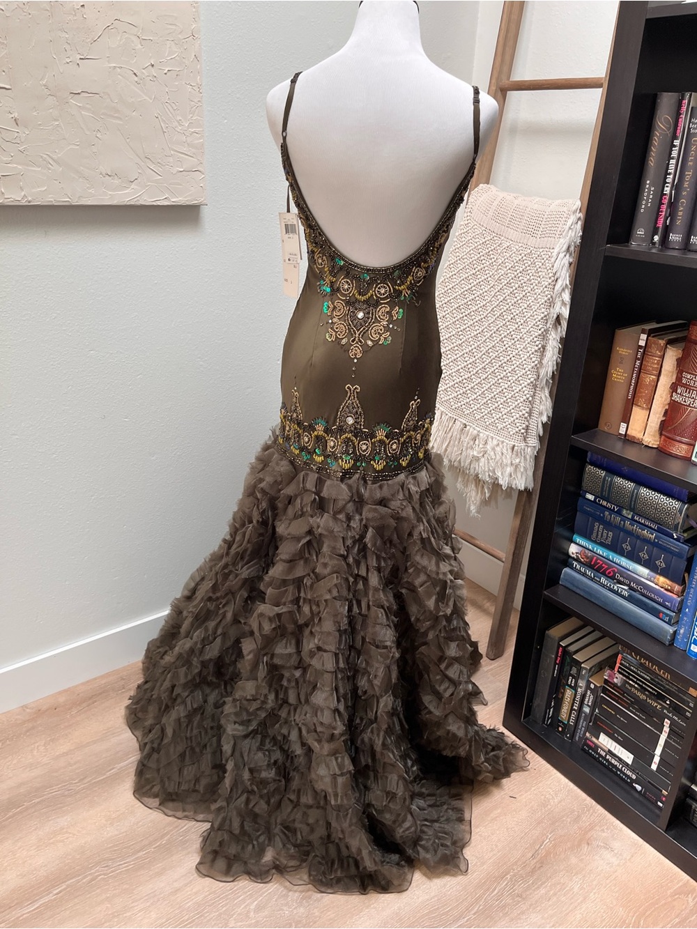 Sue Wong Olive Green Ruffled Mermaid Evening Dress - Picture 4 of 11